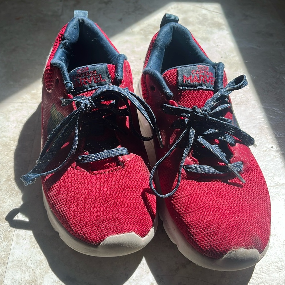 Captain Marvel Kids Red Sparkly Sneakers. Size 13 1/2